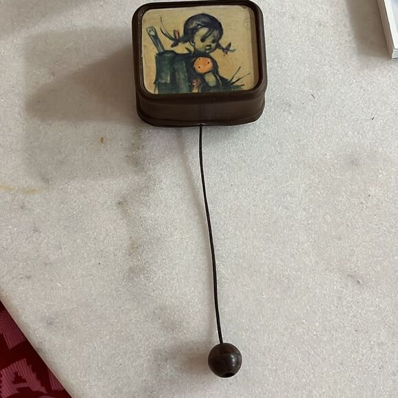 Vintage Music Box 1920’s -30’s Works Perfectly Pull the string Japan Hummel - Picture 3 of 4
